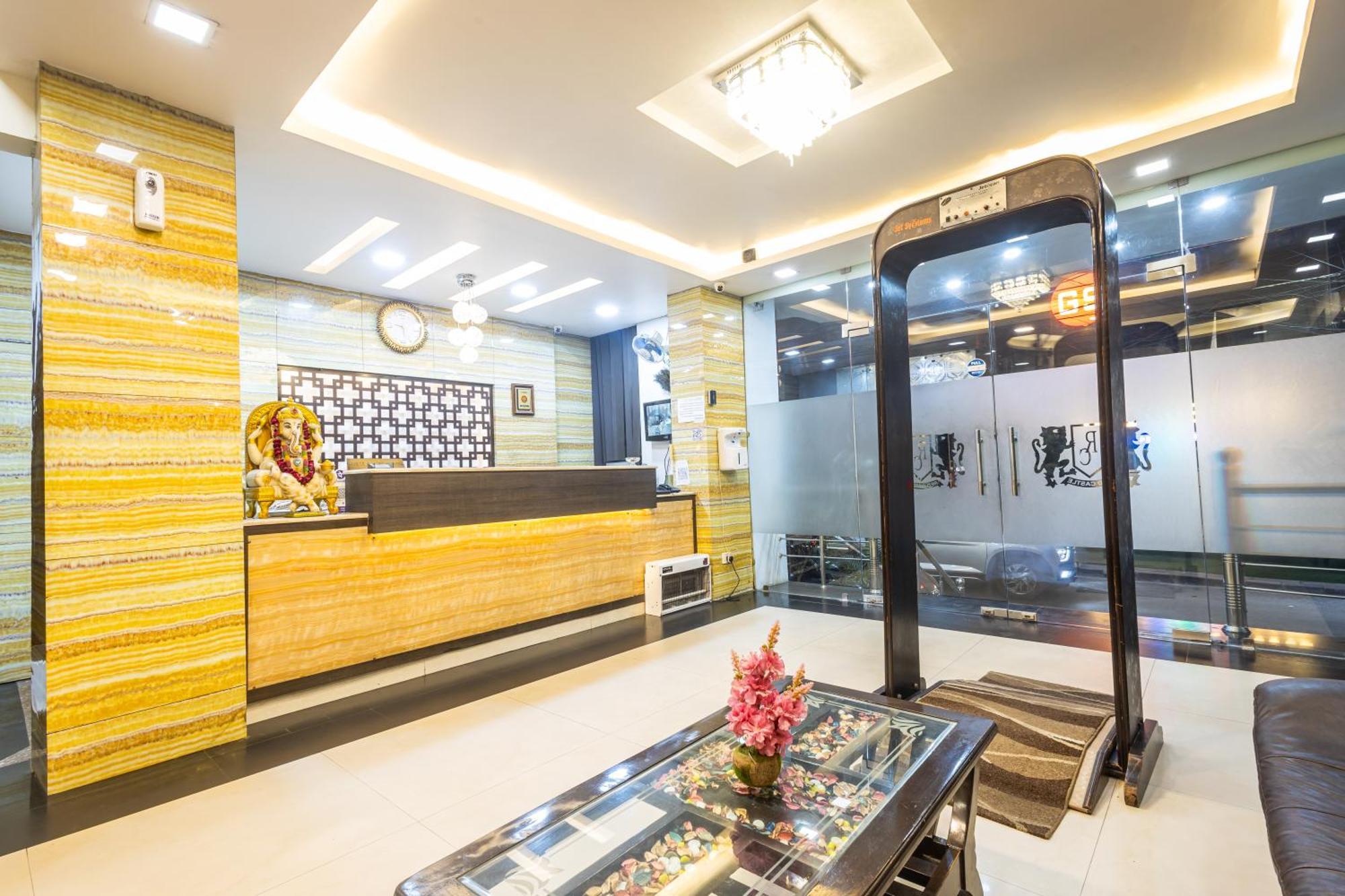 Hotel Red Castle - Karol Bagh - Where Luxury Meets Comfort New Delhi Exterior photo