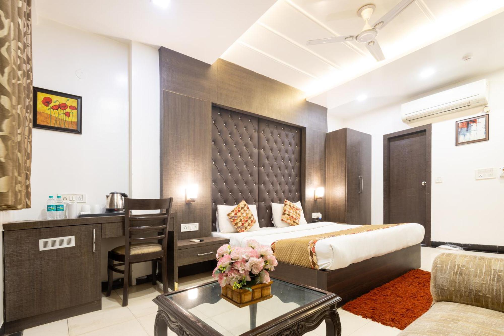 Hotel Red Castle - Karol Bagh - Where Luxury Meets Comfort New Delhi Exterior photo