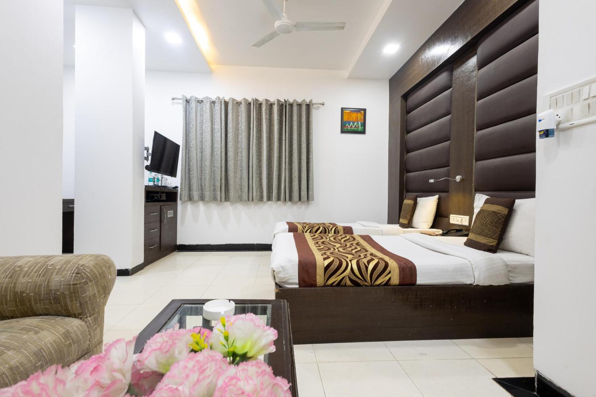 Hotel Red Castle - Karol Bagh - Where Luxury Meets Comfort New Delhi Exterior photo