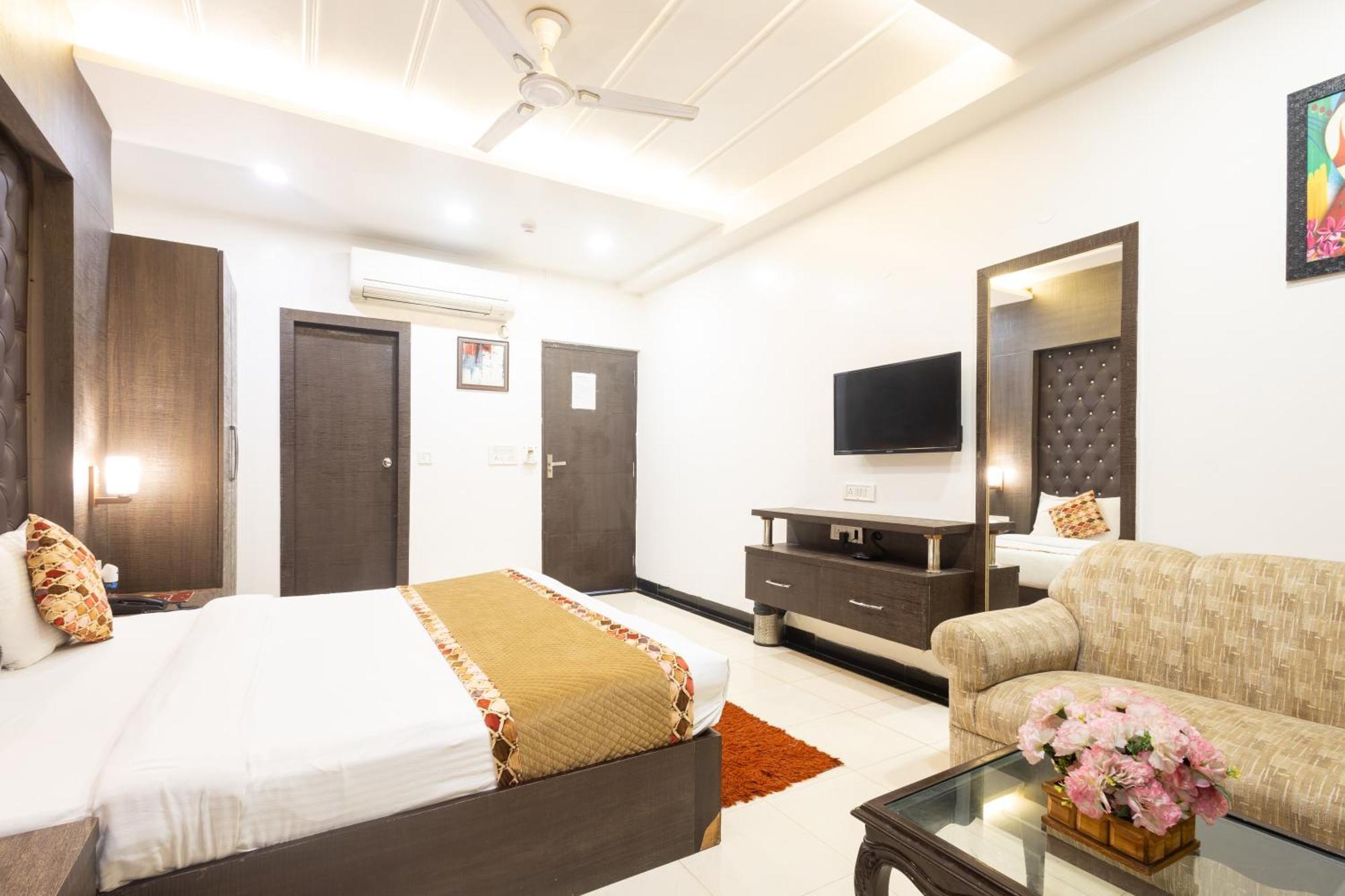 Hotel Red Castle - Karol Bagh - Where Luxury Meets Comfort New Delhi Exterior photo
