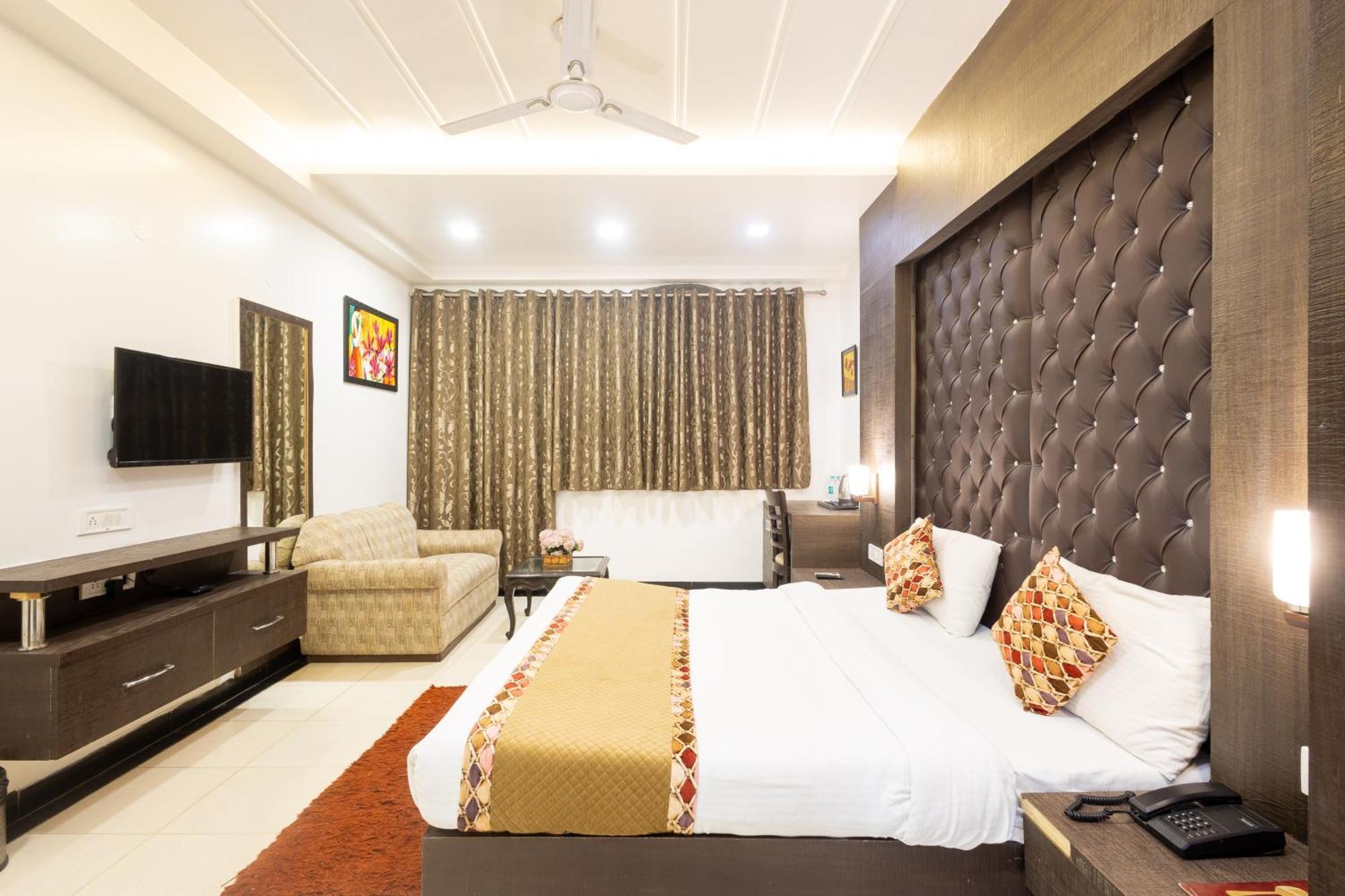 Hotel Red Castle - Karol Bagh - Where Luxury Meets Comfort New Delhi Exterior photo