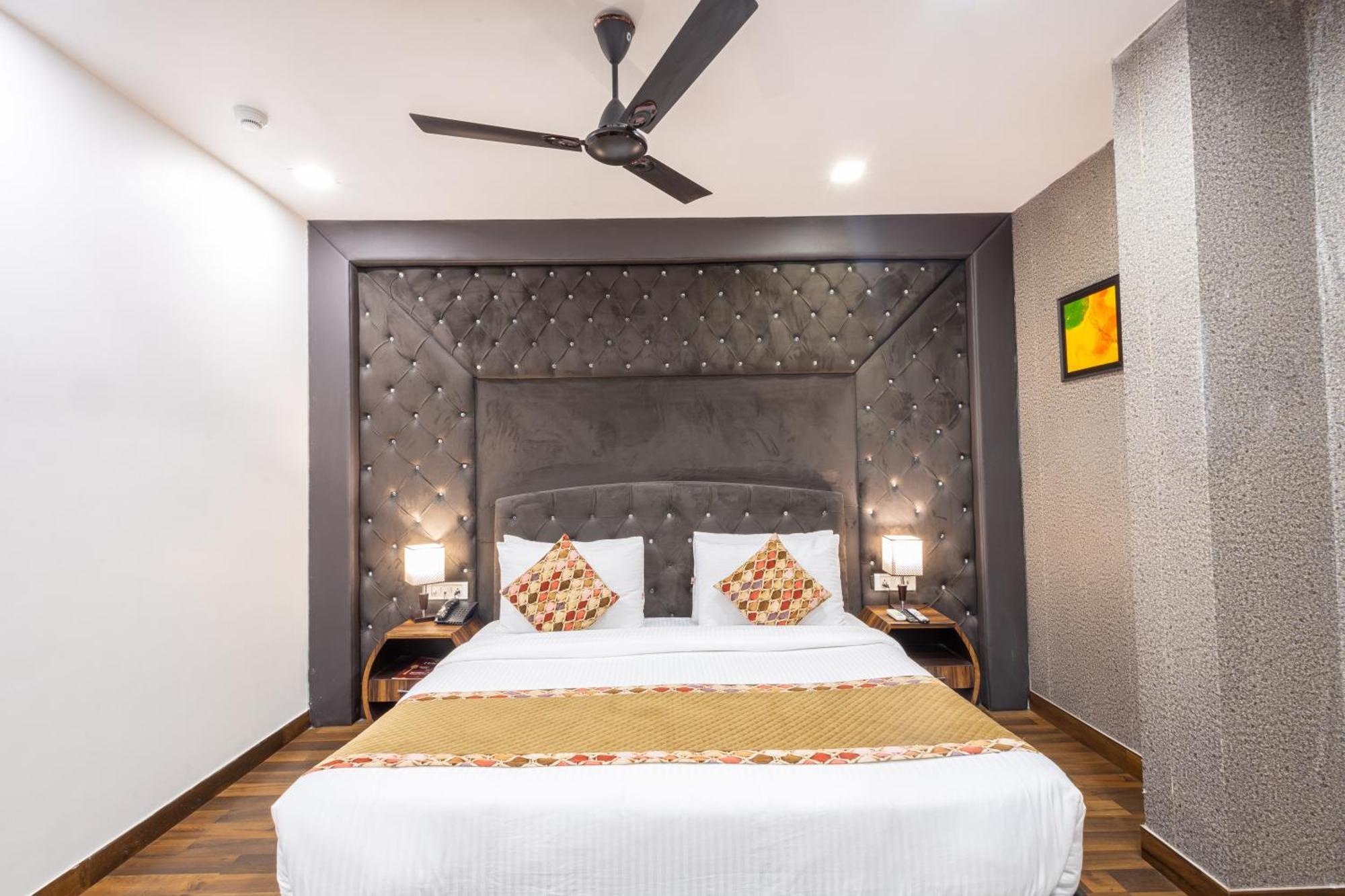 Hotel Red Castle - Karol Bagh - Where Luxury Meets Comfort New Delhi Exterior photo