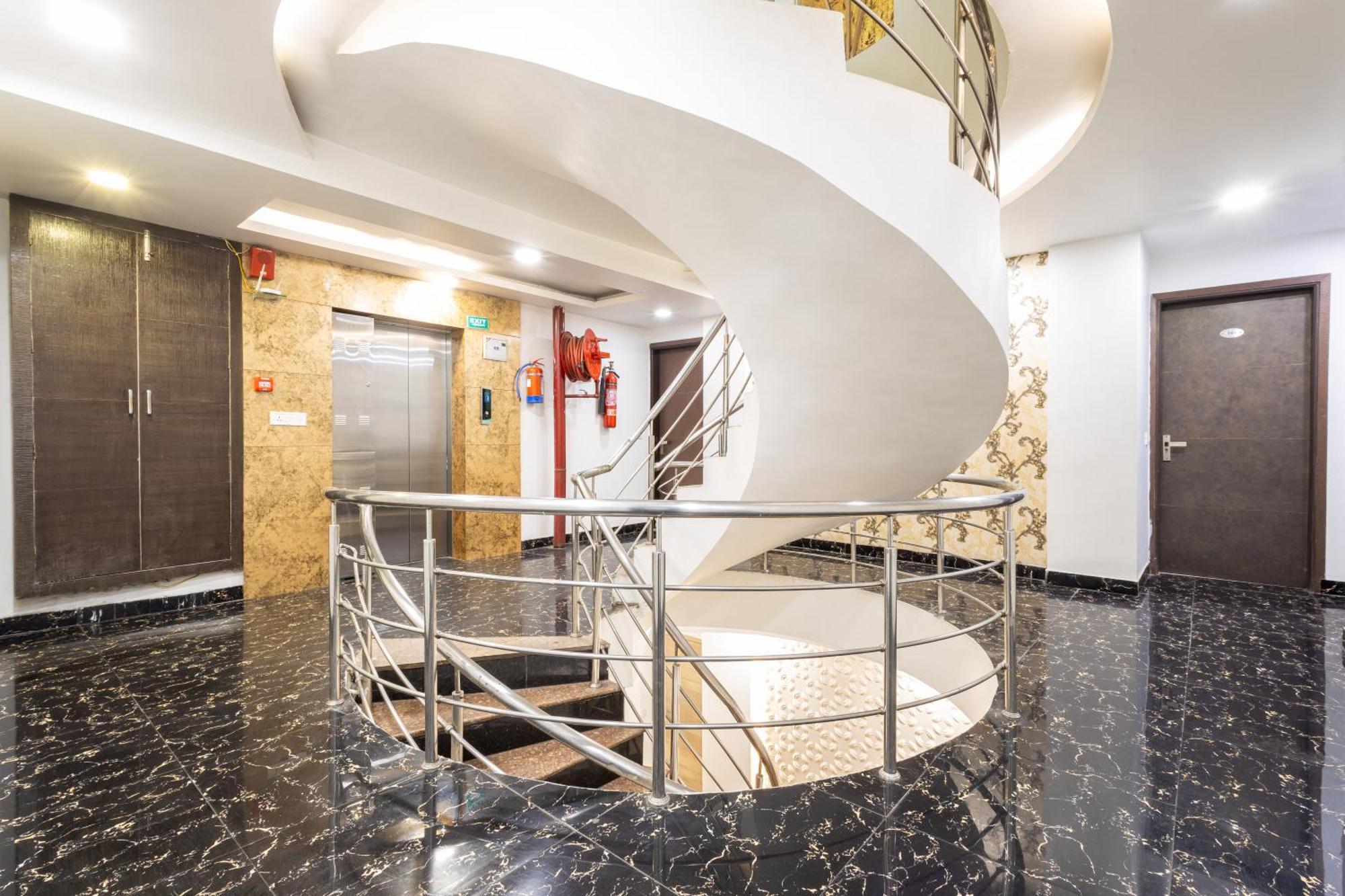 Hotel Red Castle - Karol Bagh - Where Luxury Meets Comfort New Delhi Exterior photo