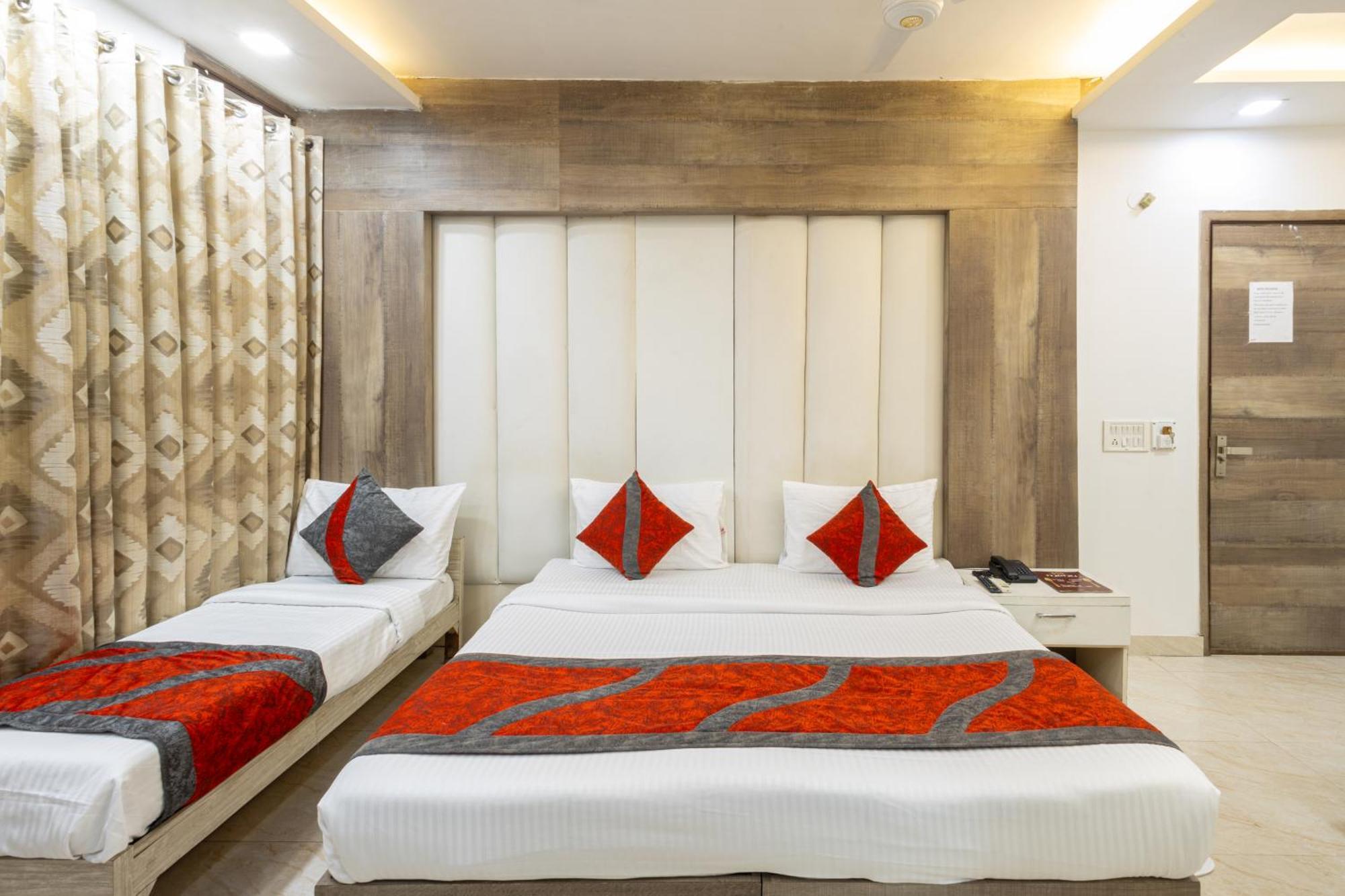 Hotel Red Castle - Karol Bagh - Where Luxury Meets Comfort New Delhi Exterior photo