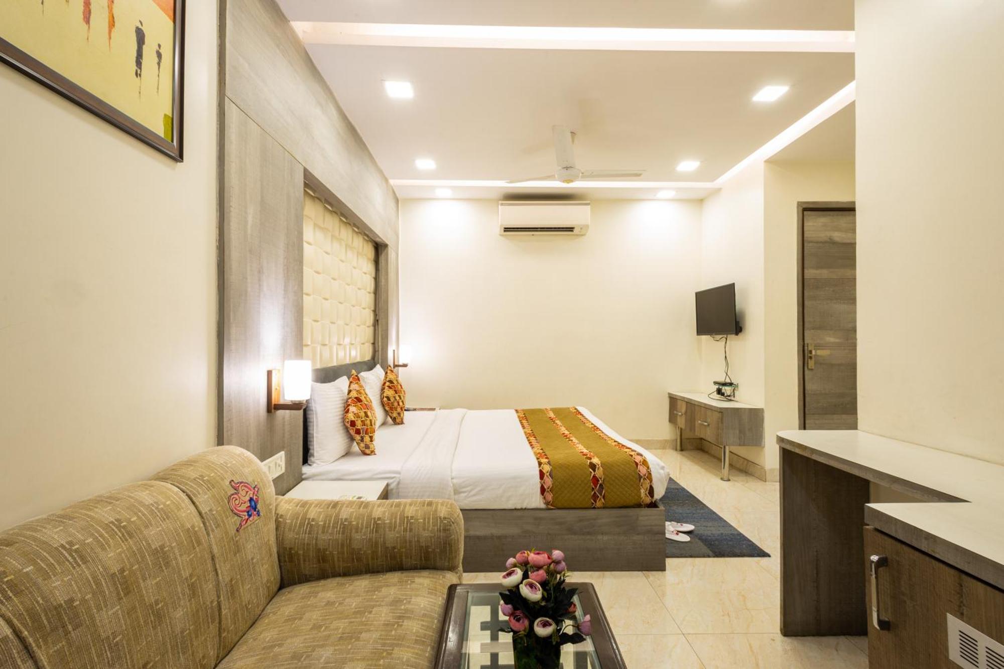 Hotel Red Castle - Karol Bagh - Where Luxury Meets Comfort New Delhi Exterior photo