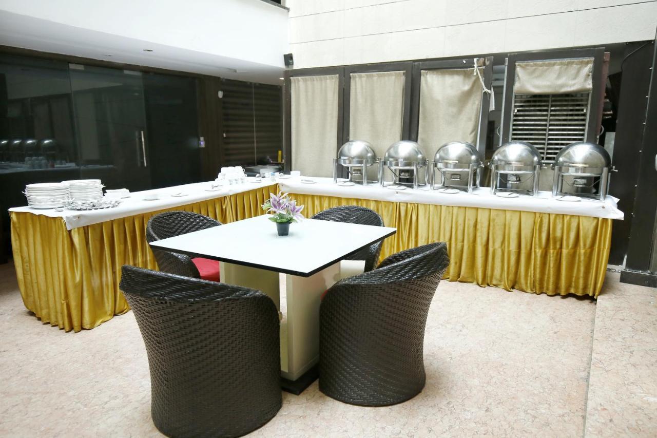 Hotel Red Castle - Karol Bagh - Where Luxury Meets Comfort New Delhi Exterior photo
