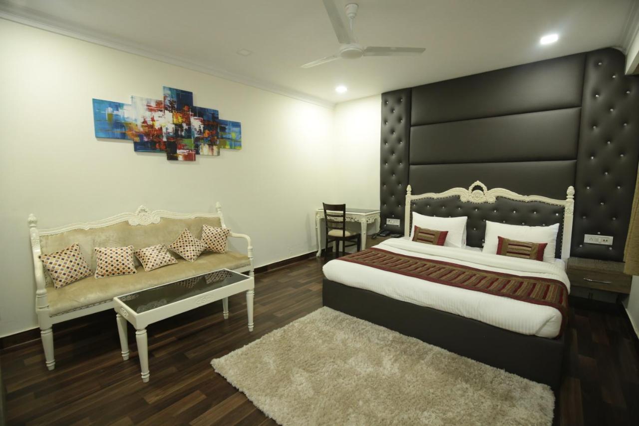 Hotel Red Castle - Karol Bagh - Where Luxury Meets Comfort New Delhi Exterior photo