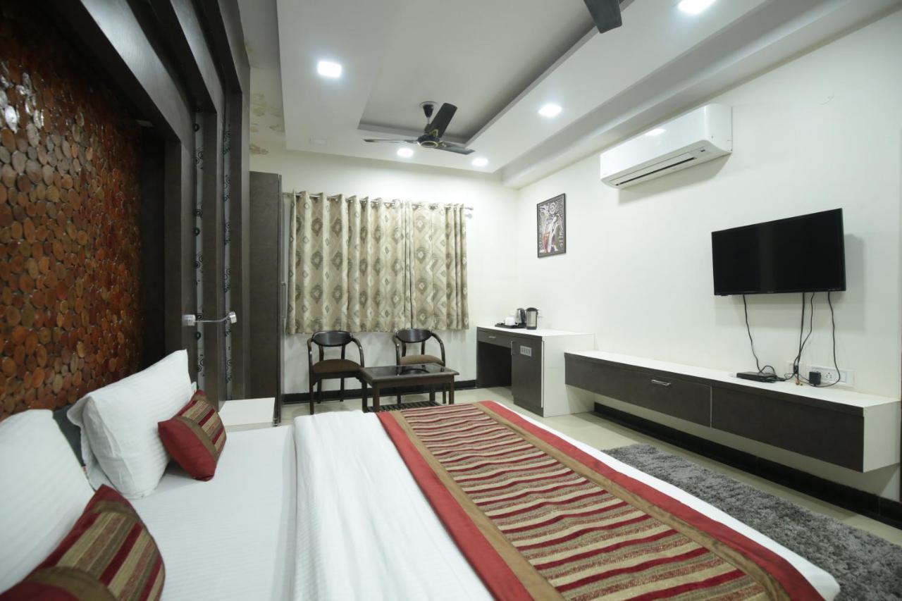 Hotel Red Castle - Karol Bagh - Where Luxury Meets Comfort New Delhi Exterior photo