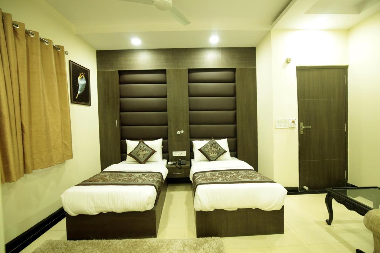 Hotel Red Castle - Karol Bagh - Where Luxury Meets Comfort New Delhi Exterior photo