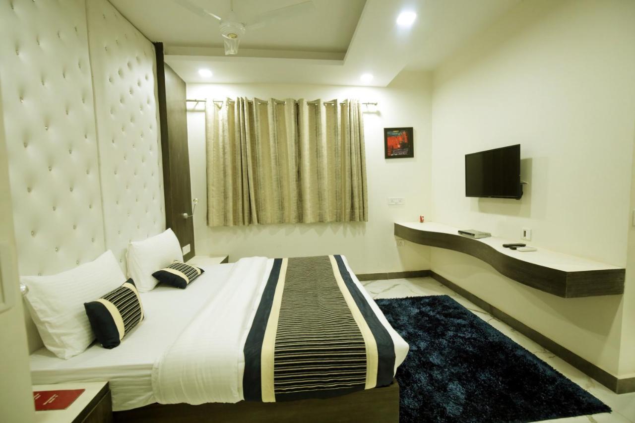 Hotel Red Castle - Karol Bagh - Where Luxury Meets Comfort New Delhi Exterior photo