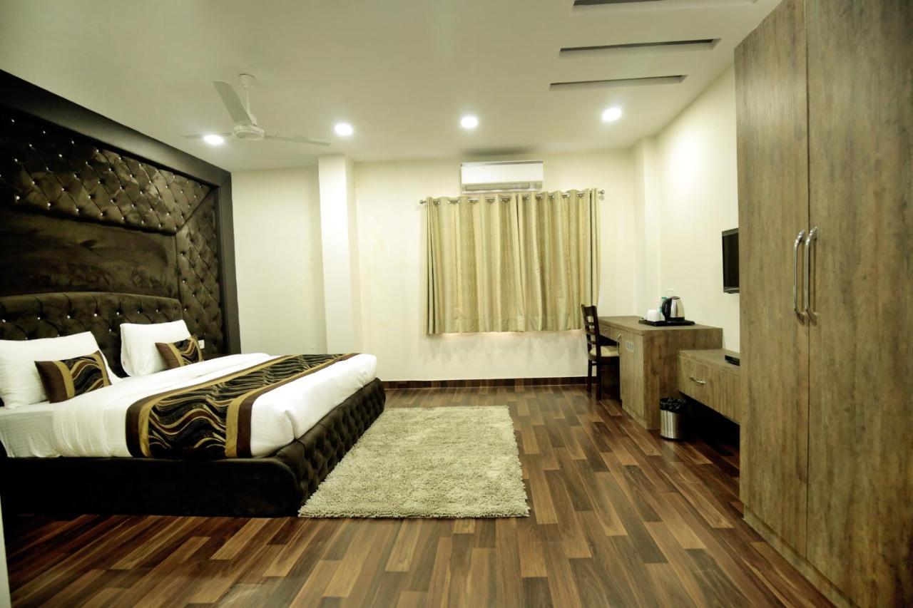 Hotel Red Castle - Karol Bagh - Where Luxury Meets Comfort New Delhi Exterior photo