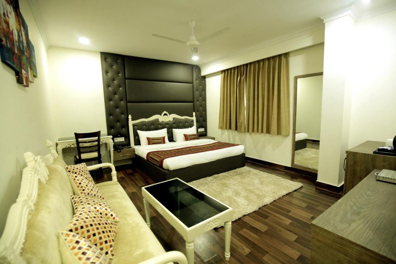 Hotel Red Castle - Karol Bagh - Where Luxury Meets Comfort New Delhi Exterior photo